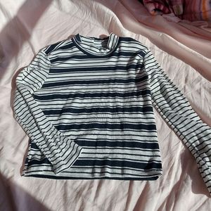 Cute and comfy horizontal stripe blue and white mock neck crop top size small
